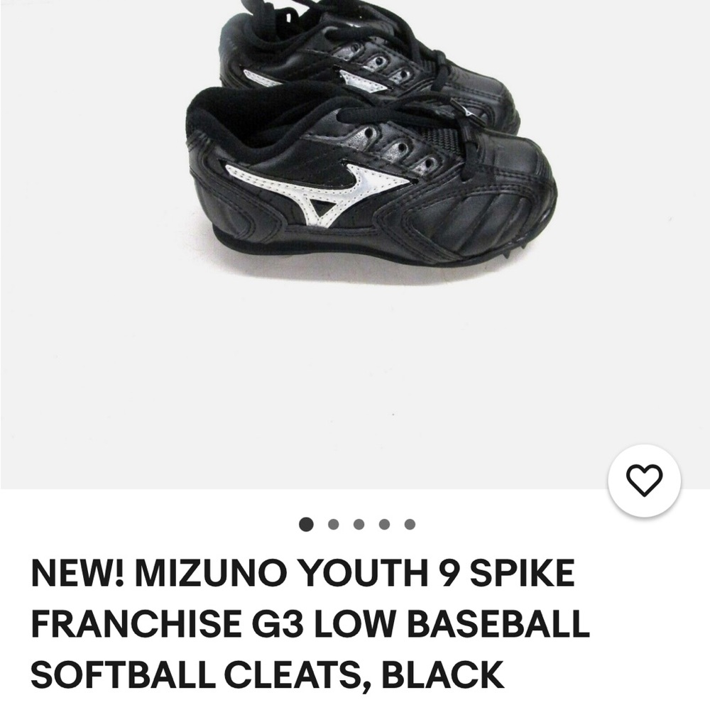 Mizuno Kids Black and White Cleats - size 1.5.